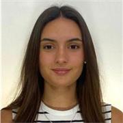 Estudiando la carrera de Educación Primaria, me encanta estar con peques y acompañarles en su enseñanza.